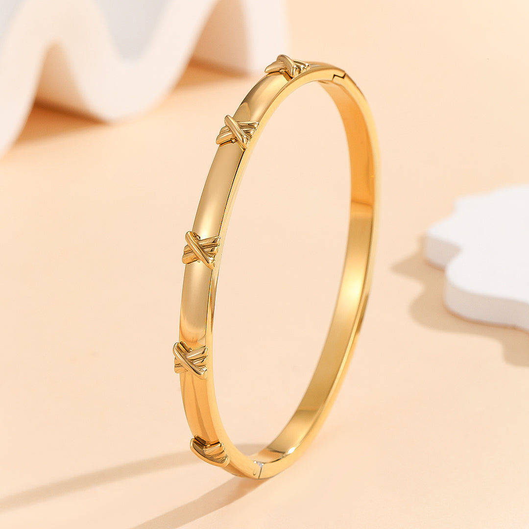 Adbrandstore1® Harmony Filigree Gold Bangle